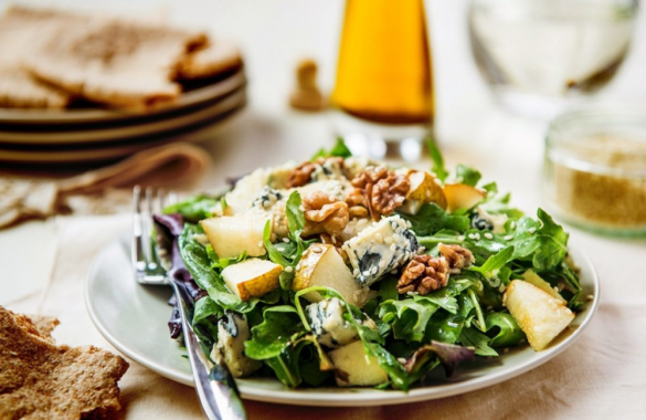 Receita de Salada de Rúcula com Pera e Nozes em 13 passos